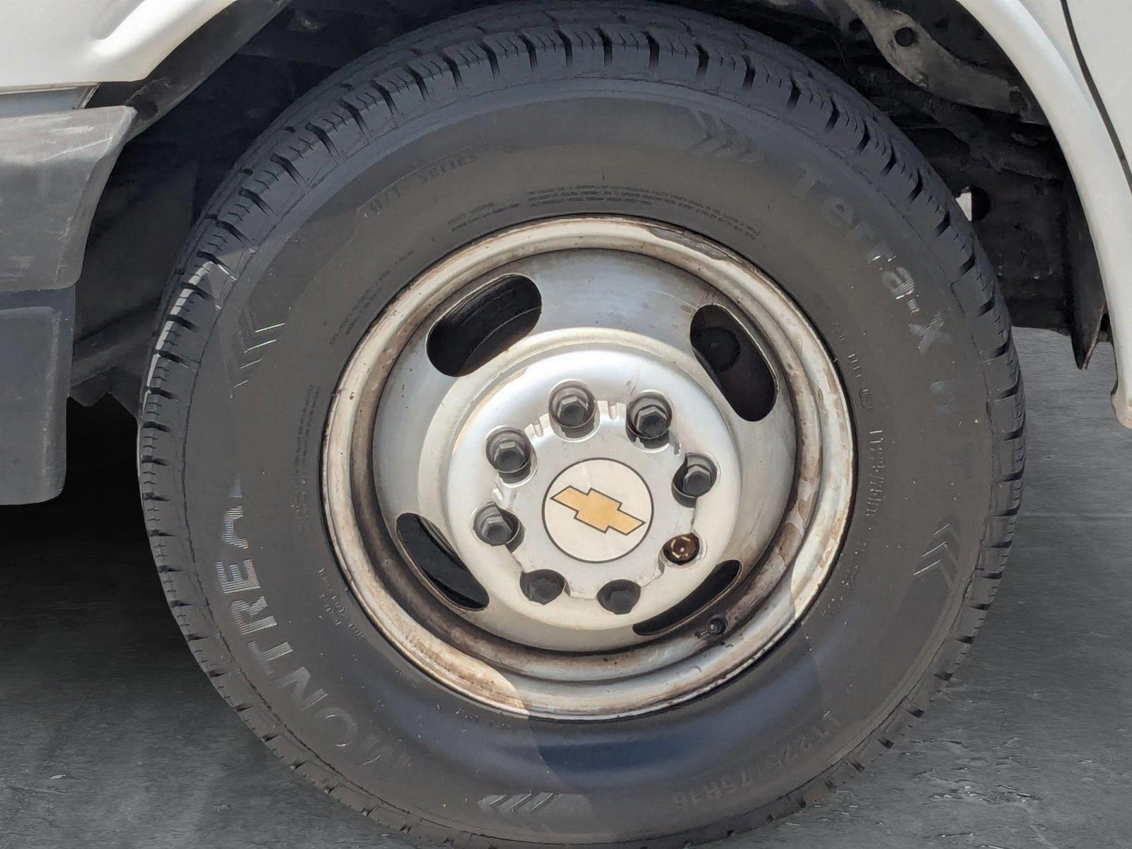 2013 Chevrolet Express Cutaway 3500 Vehicle Photo in PEMBROKE PINES, FL 33024-6534