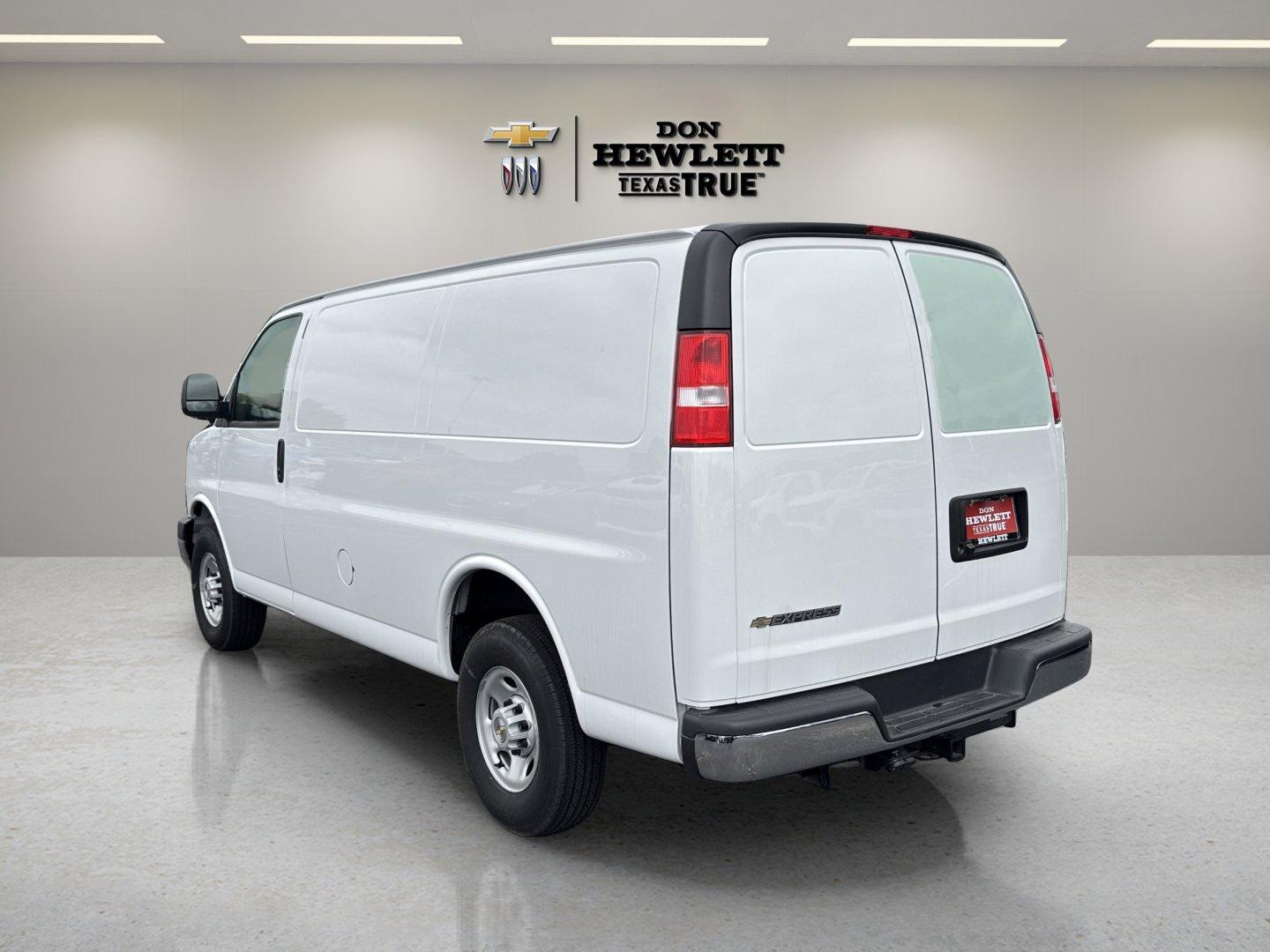 2024 Chevrolet Express Cargo 2500 Vehicle Photo in GEORGETOWN, TX 78626-7508