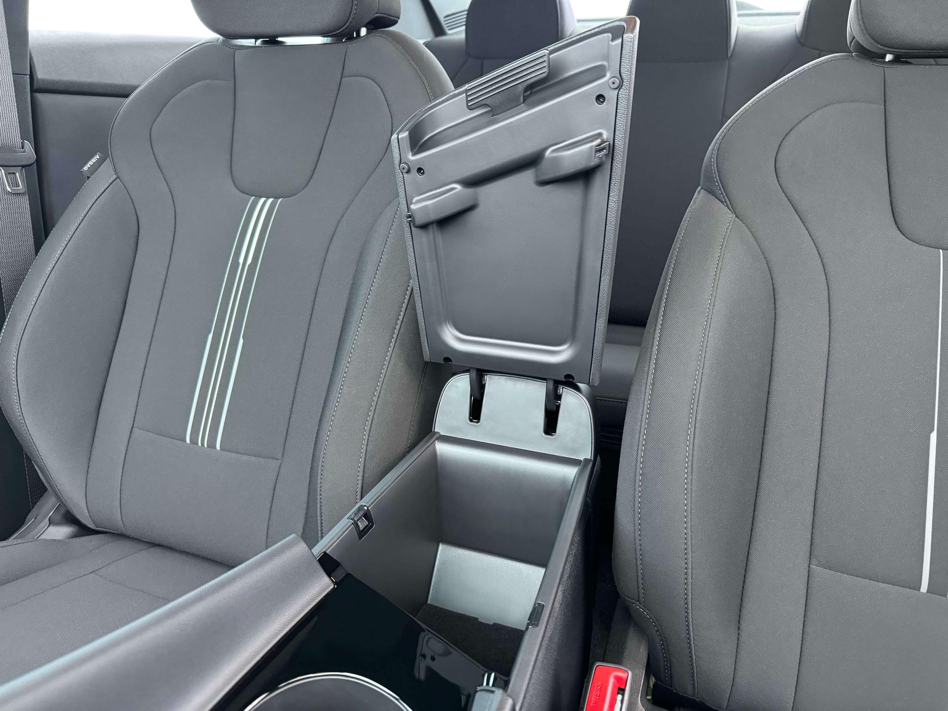 2025 Hyundai ELANTRA Hybrid Vehicle Photo in Peoria, IL 61615
