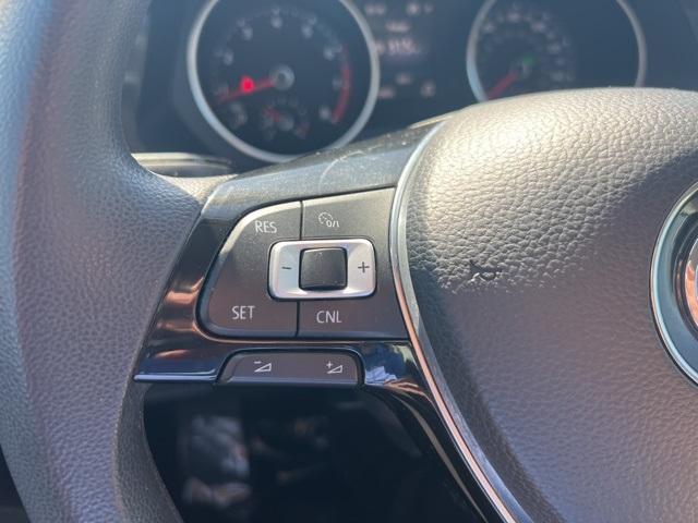 2018 Volkswagen Tiguan Vehicle Photo in GREEN BAY, WI 54304-5303