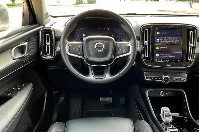 2025 Volvo XC40 Vehicle Photo in Houston, TX 77007