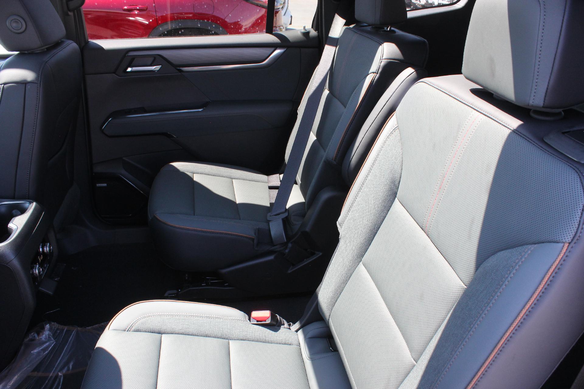 2025 GMC Acadia Vehicle Photo in AURORA, CO 80012-4011