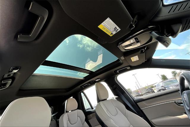 2025 Volvo XC90 Vehicle Photo in Grapevine, TX 76051
