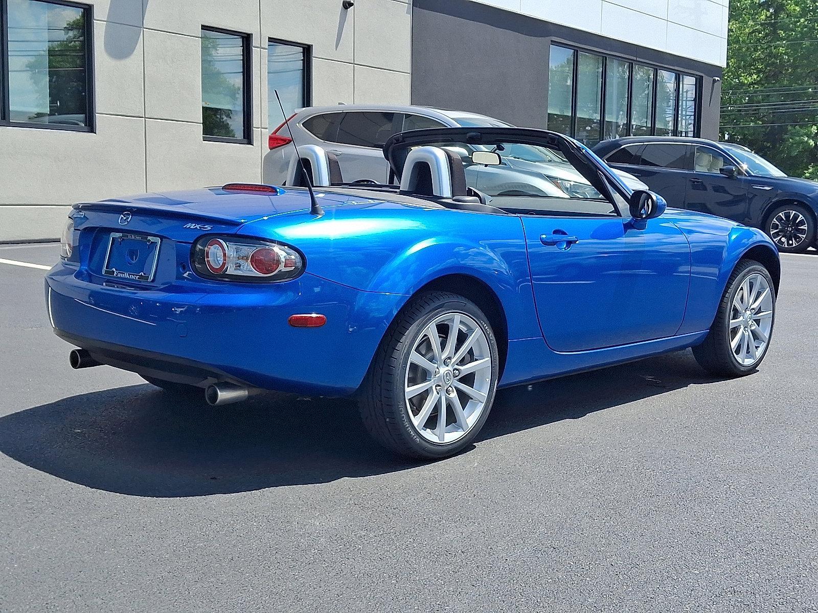 2006 Mazda MX-5 Miata Vehicle Photo in Harrisburg, PA 17111
