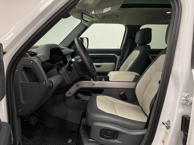 2024 Defender Vehicle Photo in Appleton, WI 54913