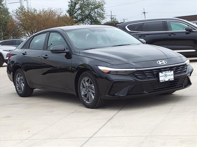 2024 Hyundai ELANTRA Vehicle Photo in Peoria, IL 61615