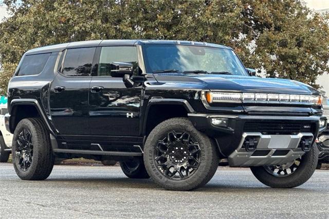 2025 GMC HUMMER EV SUV Vehicle Photo in ELK GROVE, CA 95757-8703