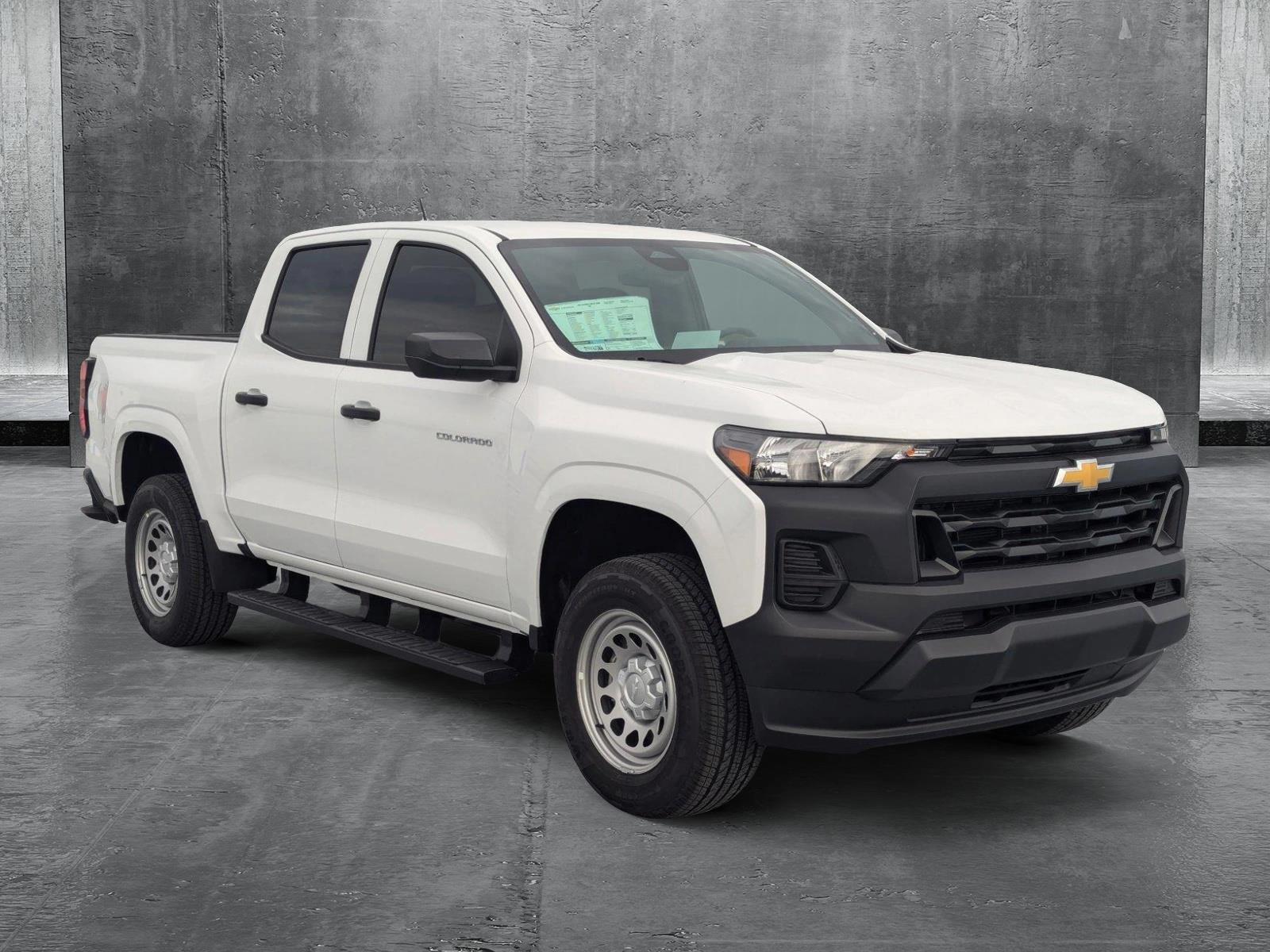 2024 Chevrolet Colorado Vehicle Photo in PEMBROKE PINES, FL 33024-6534