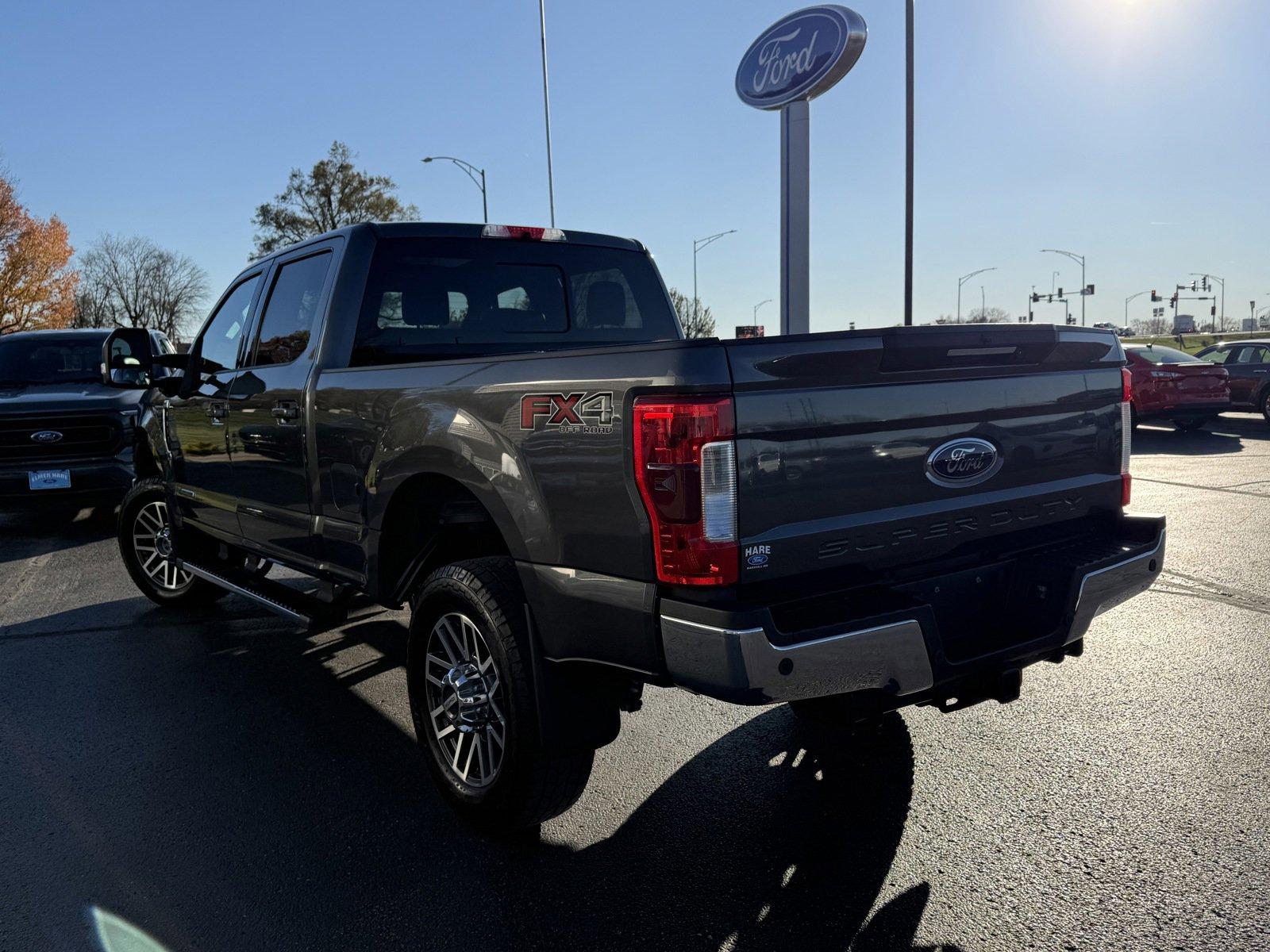 2018 Ford F-350 Super Duty Lariat photo 7