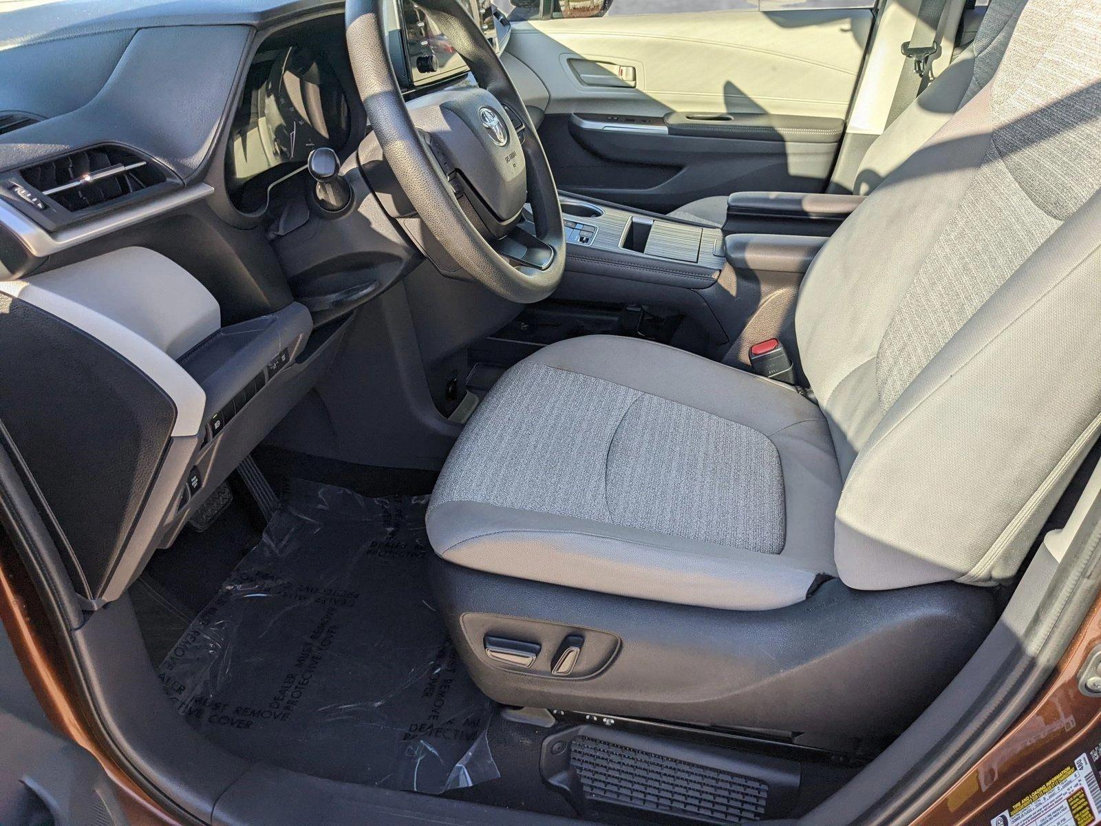 2022 Toyota Sienna Vehicle Photo in Davie, FL 33331