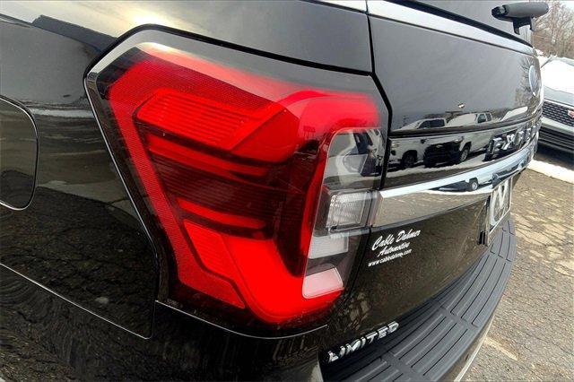 2022 Ford Expedition Max Vehicle Photo in TOPEKA, KS 66609-0000