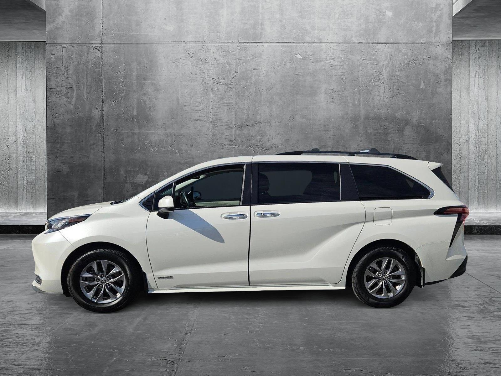 2021 Toyota Sienna Vehicle Photo in GILBERT, AZ 85297-0446