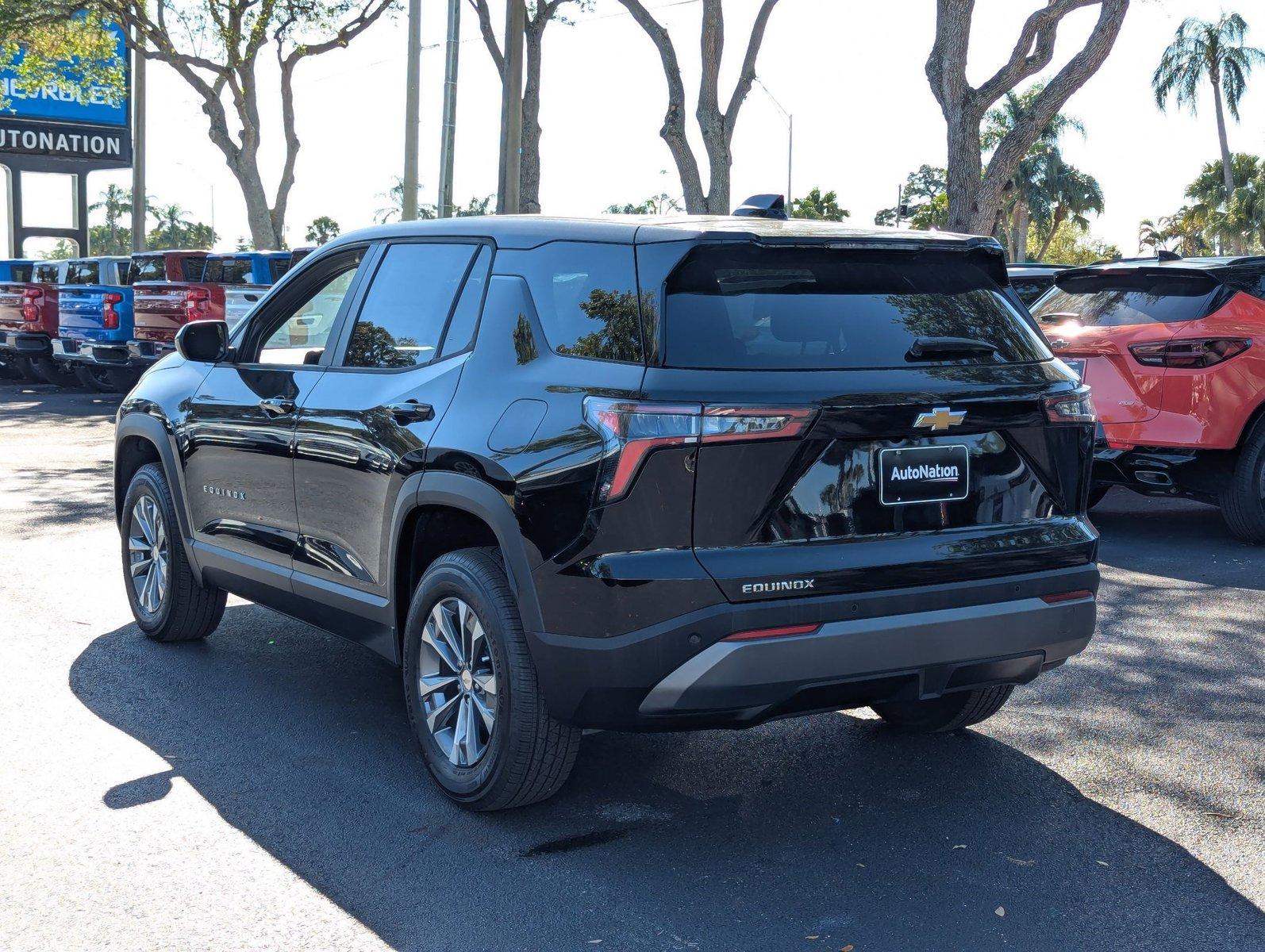 2025 Chevrolet Equinox Vehicle Photo in GREENACRES, FL 33463-3207