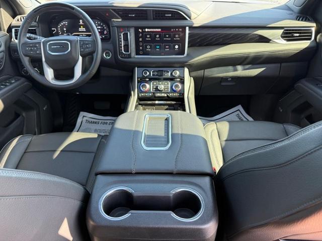 2024 GMC Yukon XL Vehicle Photo in COLUMBIA, MO 65203-3903