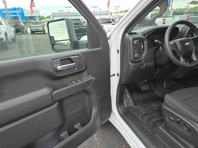 2025 Chevrolet Silverado 3500 HD Chassis Cab Vehicle Photo in INDEPENDENCE, MO 64055-1314