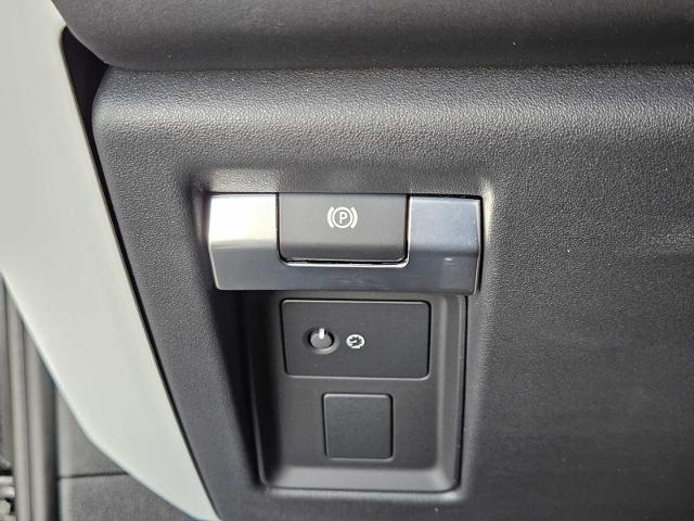 2024 Defender Vehicle Photo in AUSTIN, TX 78717