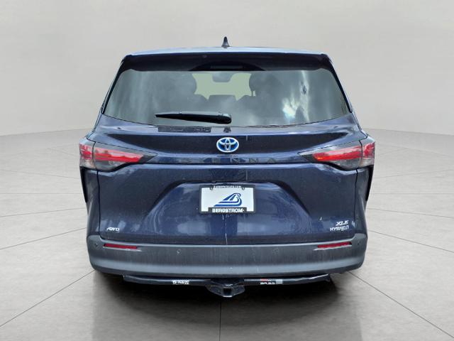 2021 Toyota Sienna Vehicle Photo in Oshkosh, WI 54904