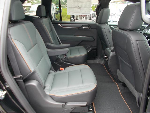 2025 GMC Acadia Vehicle Photo in LOWELL, MA 01852-4336
