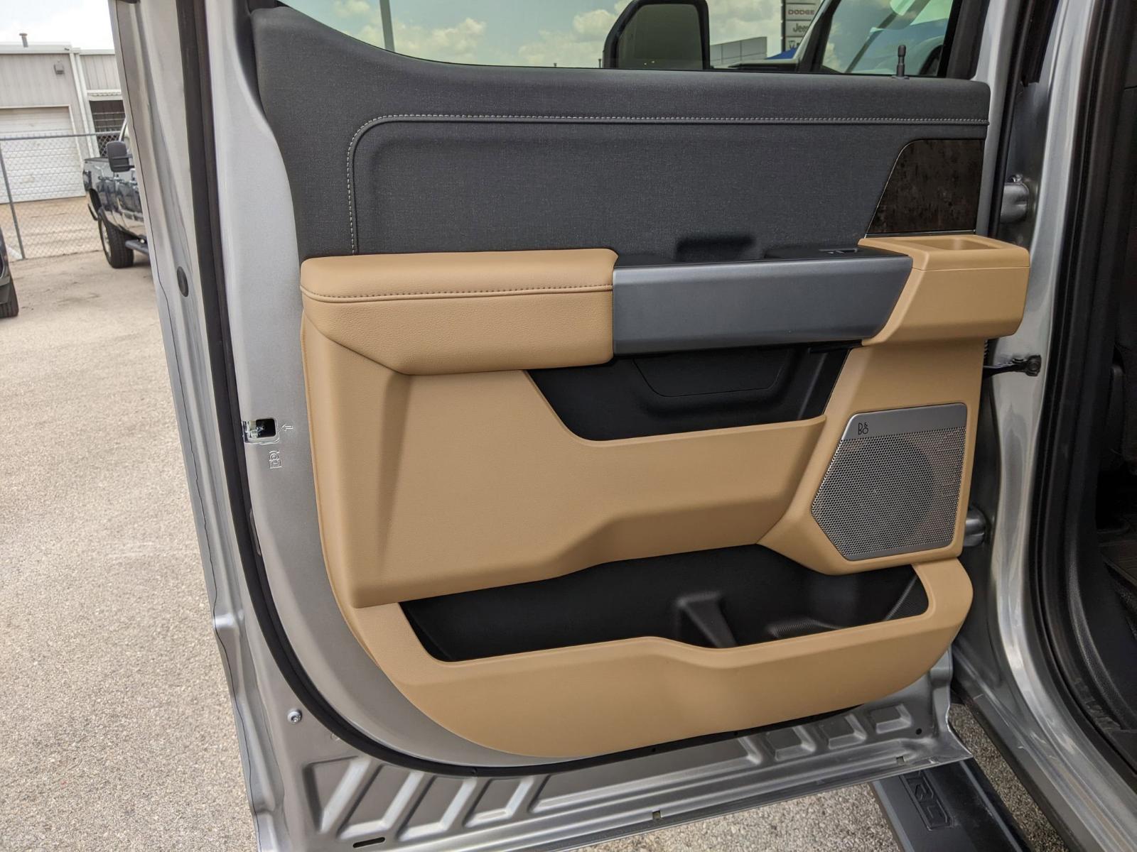 2024 Ford Super Duty F-250 SRW Vehicle Photo in Seguin, TX 78155
