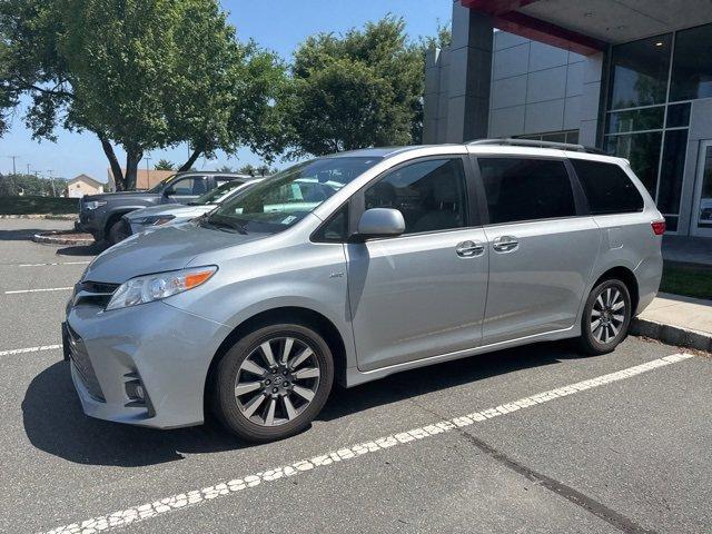 2020 Toyota Sienna Vehicle Photo in Flemington, NJ 08822