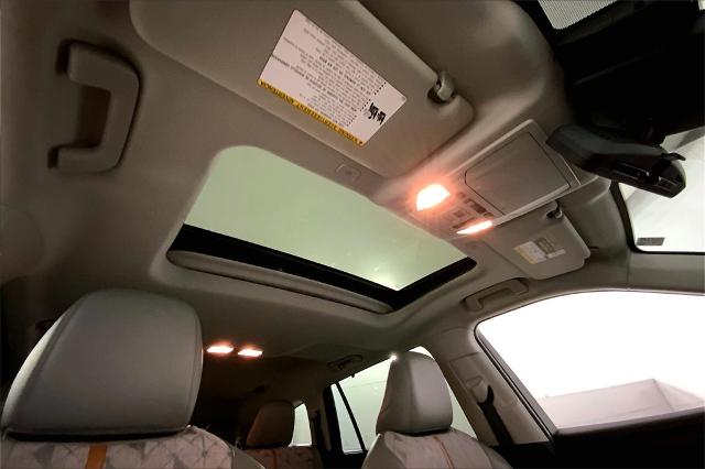2023 Toyota Highlander Vehicle Photo in Lees Summit, MO 64086