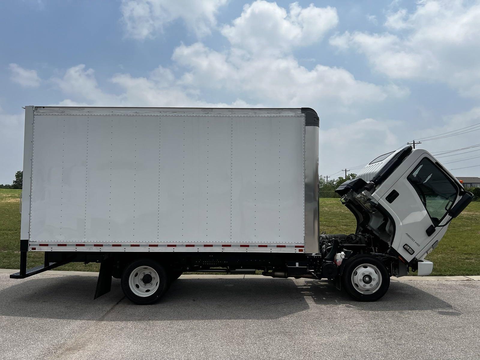 2024 Chevrolet Low Cab Forward 4500 Vehicle Photo in GEORGETOWN, TX 78626-7508