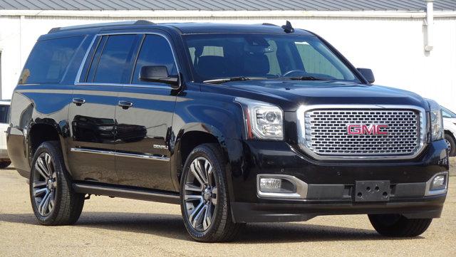 2017 GMC Yukon XL Denali photo 2