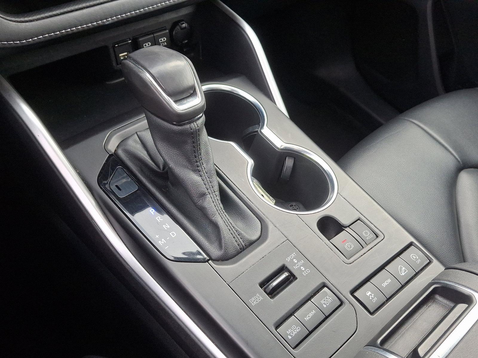 2021 Toyota Highlander Vehicle Photo in Trevose, PA 19053