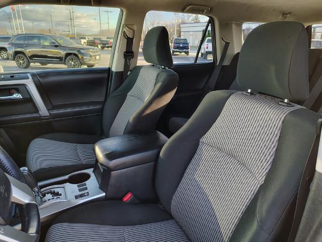 2016 Toyota 4Runner Vehicle Photo in GREEN BAY, WI 54304-5303