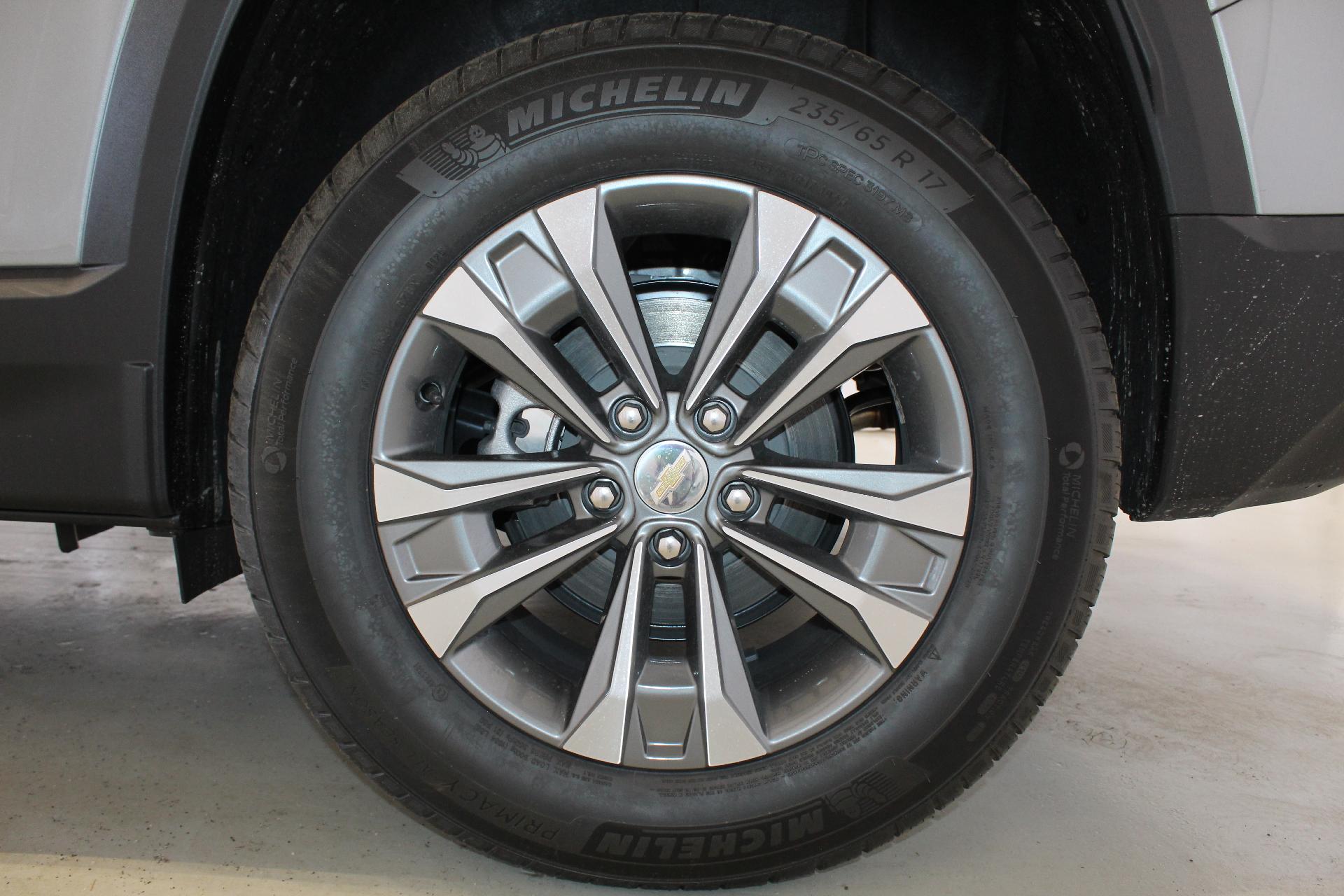 2025 Chevrolet Equinox Vehicle Photo in NORTHAMPTON, MA 01060-1120