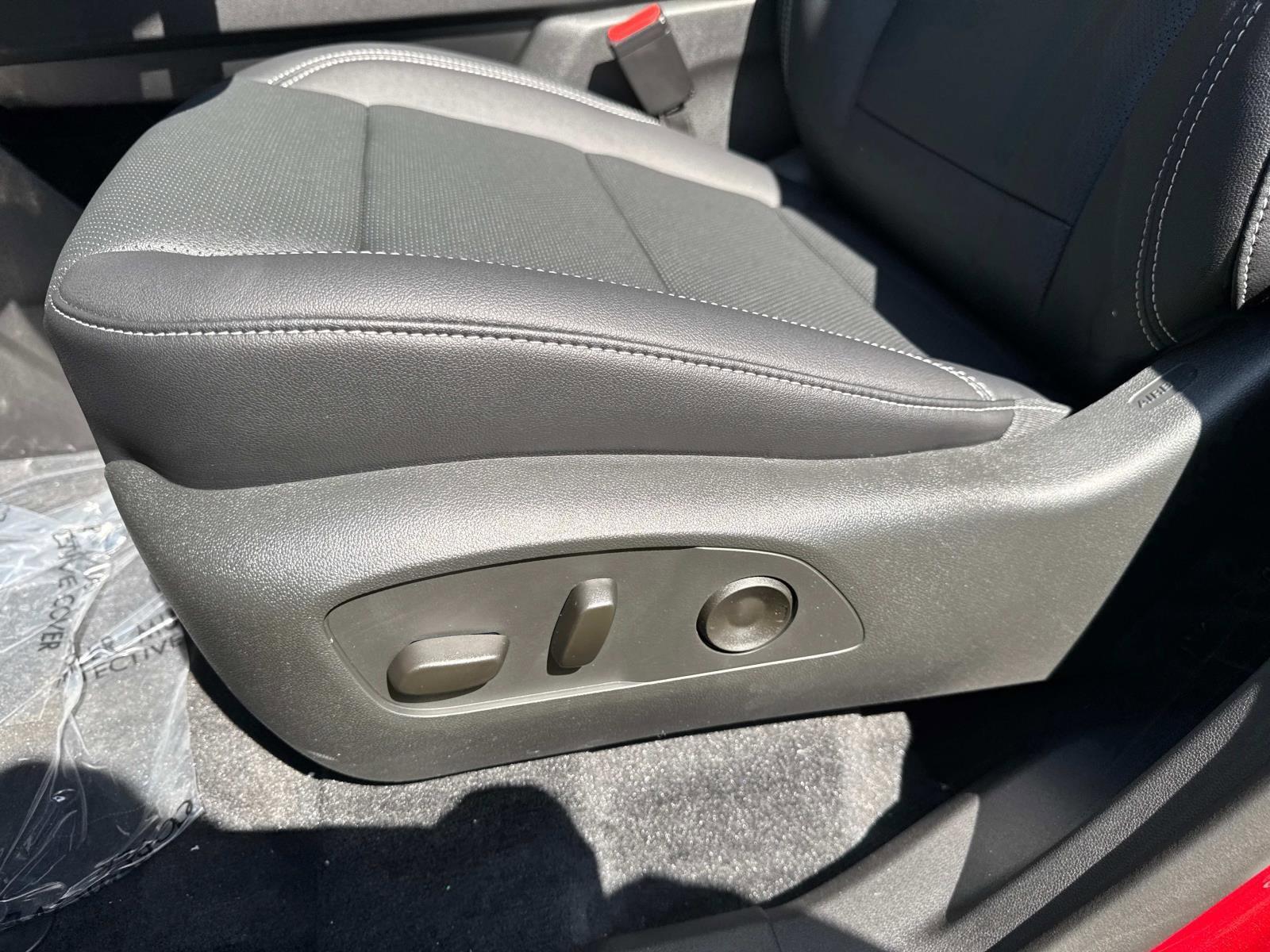 2025 Chevrolet Traverse Vehicle Photo in LOS ANGELES, CA 90007-3794