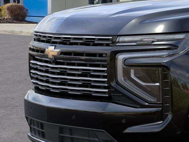 2025 Chevrolet Suburban Vehicle Photo in DANBURY, CT 06810-5034