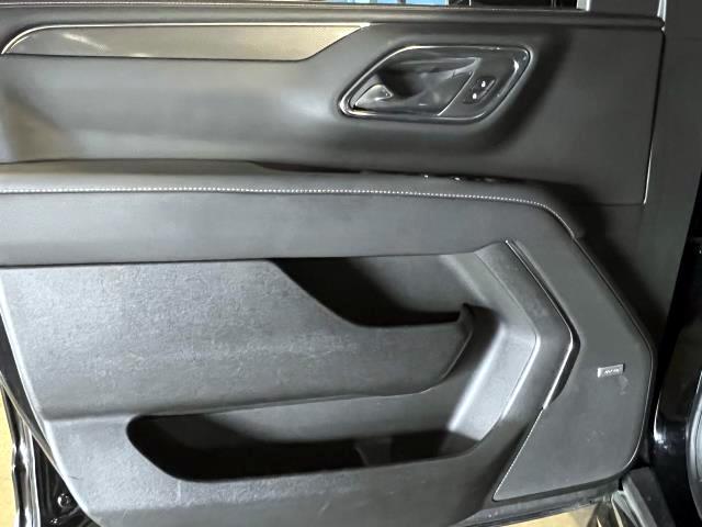 2023 GMC Yukon XL Vehicle Photo in Roslyn, NY 11576
