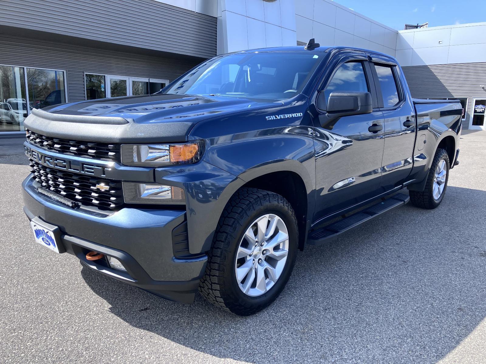 Used 2020 Chevrolet Silverado 1500 Custom with VIN 1GCRYBEH2LZ113412 for sale in Menomonie, WI