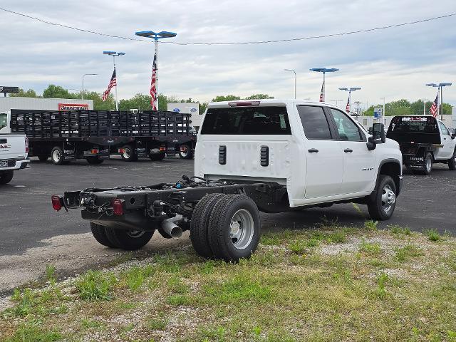 2025 Chevrolet Silverado 3500 HD Chassis Cab Vehicle Photo in INDEPENDENCE, MO 64055-1314