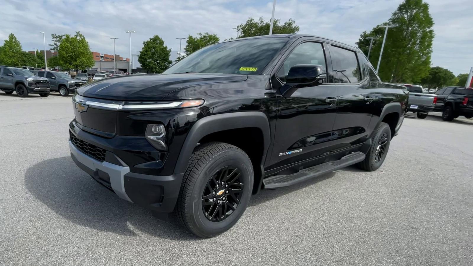 2025 Chevrolet Silverado EV Vehicle Photo in BENTONVILLE, AR 72712-4322