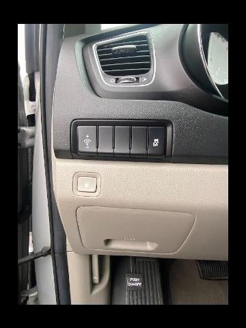 2021 Kia Sedona Vehicle Photo in Oshkosh, WI 54904