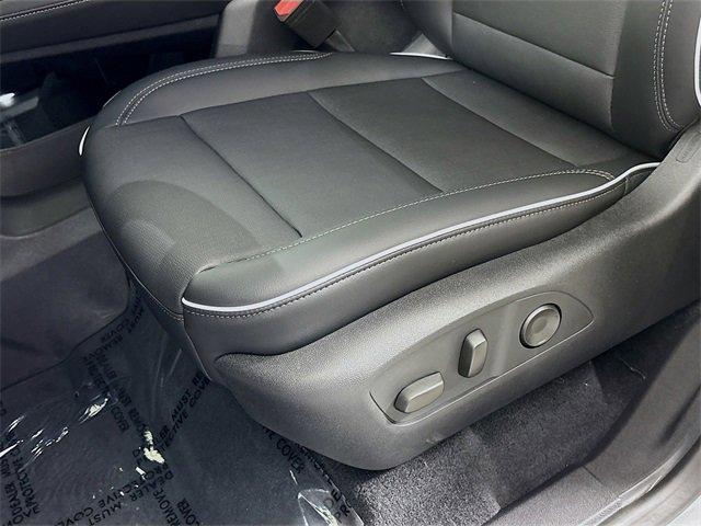 2025 Buick Enclave Vehicle Photo in PUYALLUP, WA 98371-4149