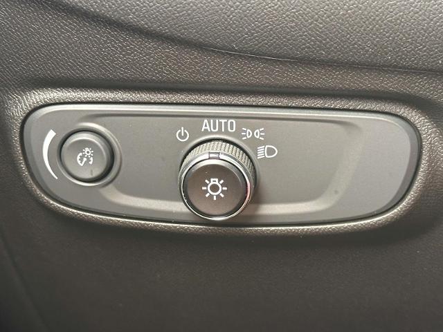 2022 Chevrolet Equinox Vehicle Photo in Roslyn, NY 11576