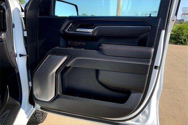 2024 GMC Sierra 1500 Vehicle Photo in TOPEKA, KS 66609-0000