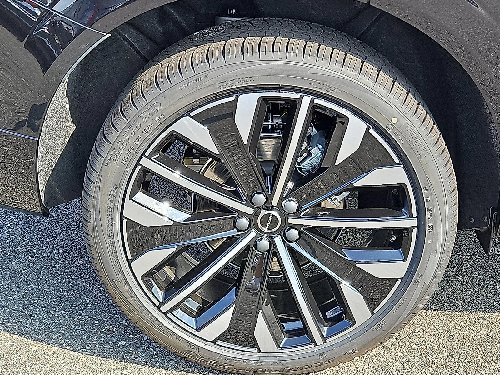 2026 Volvo XC60 Vehicle Photo in Trevose, PA 19053