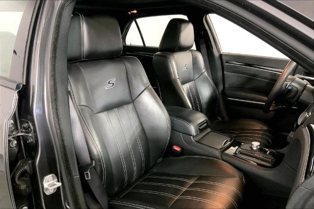2023 Chrysler 300 Vehicle Photo in Kansas City, MO 64114