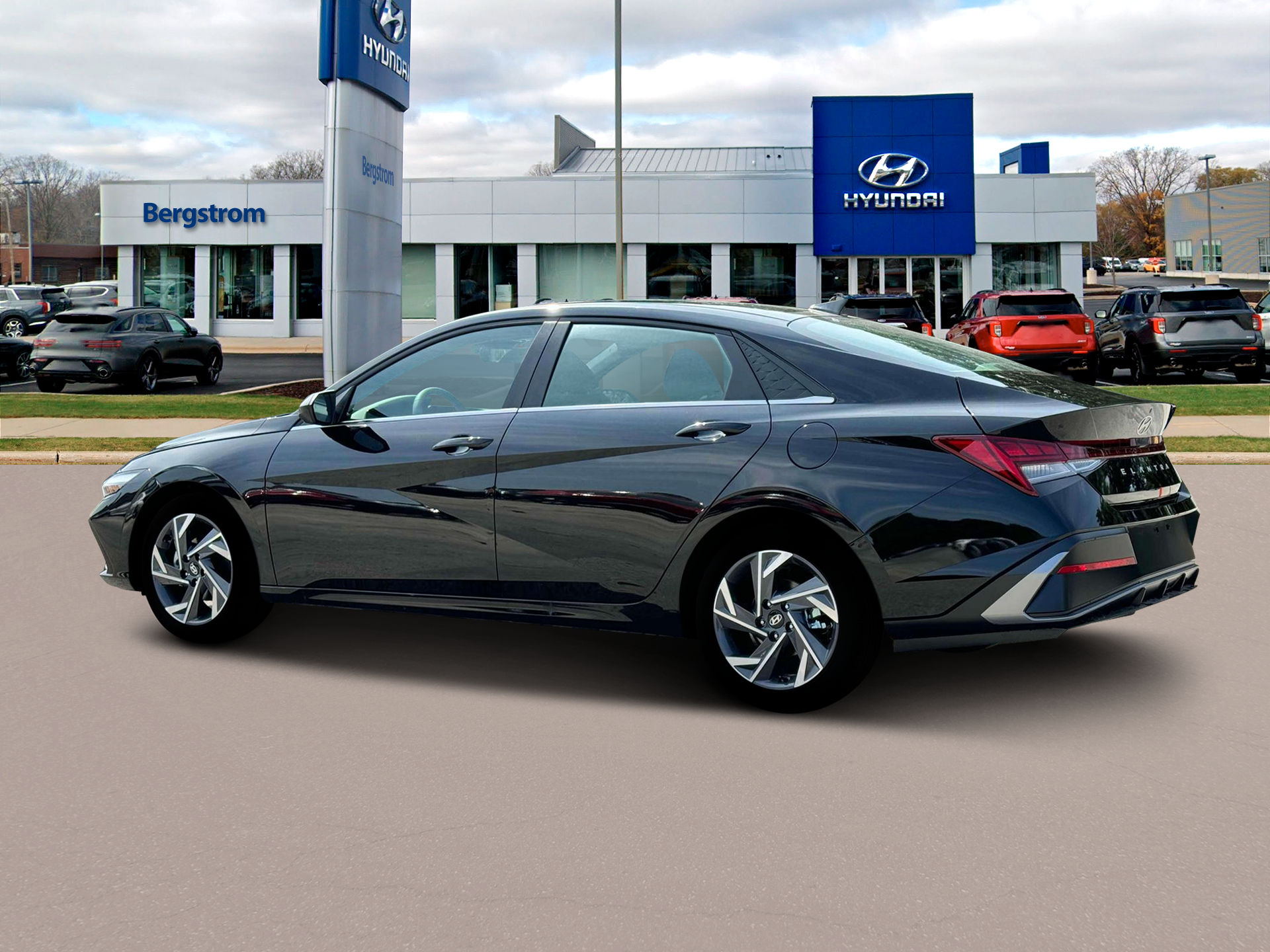 2025 Hyundai ELANTRA Vehicle Photo in Green Bay, WI 54304