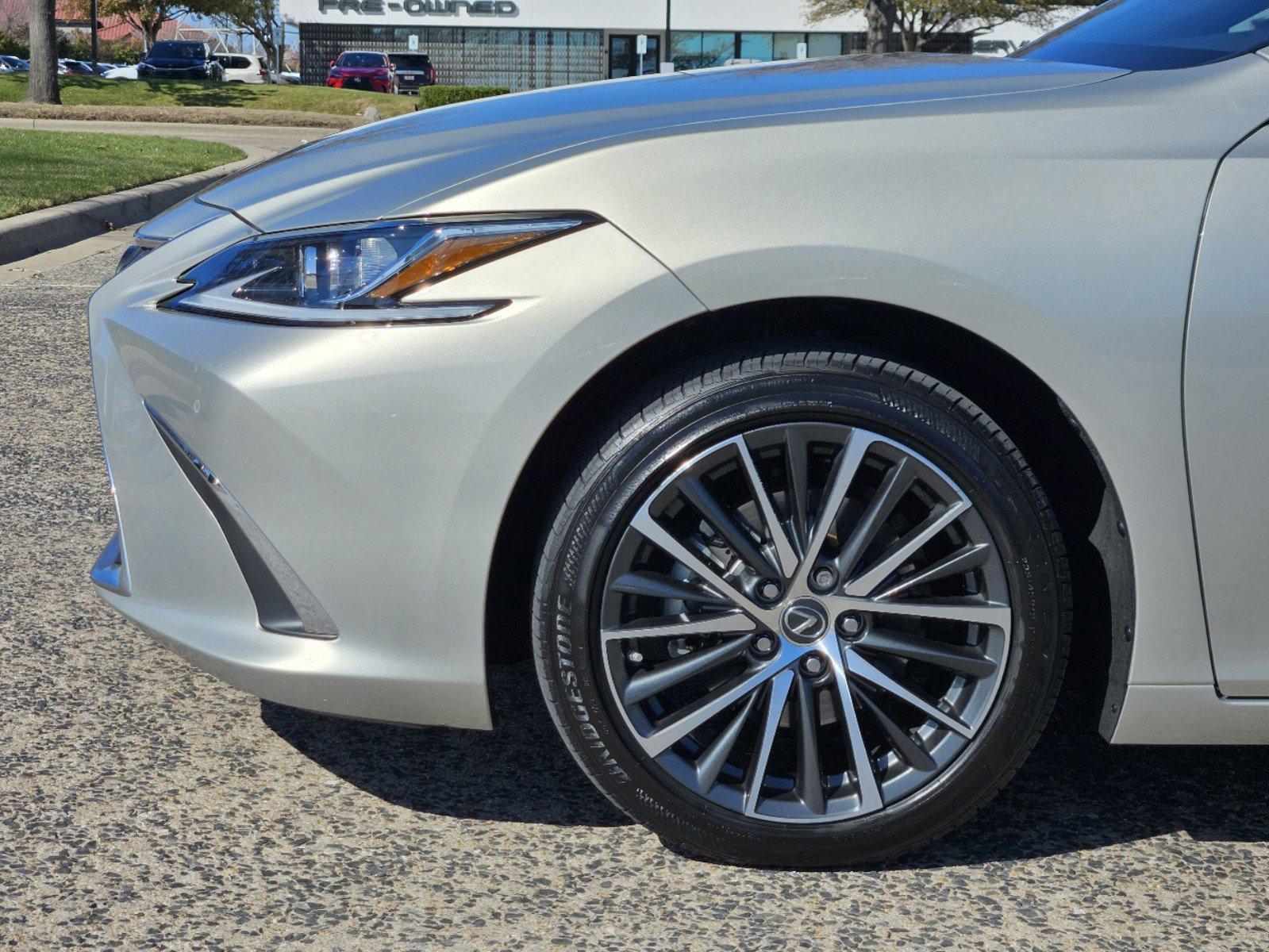 2023 Lexus ES 350 Vehicle Photo in FORT WORTH, TX 76132