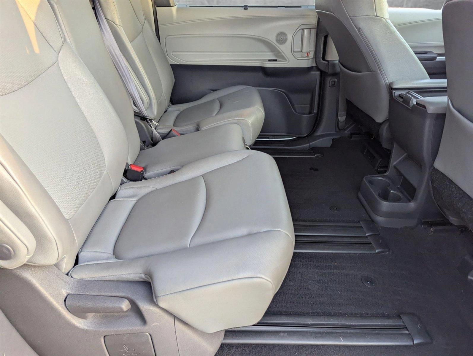 2021 Toyota Sienna Vehicle Photo in Davie, FL 33331