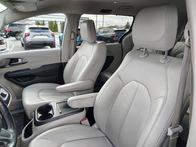2021 Chrysler Pacifica Vehicle Photo in GREEN BAY, WI 54304-5303