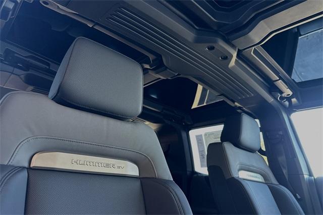 2025 GMC HUMMER EV SUV Vehicle Photo in ELK GROVE, CA 95757-8703