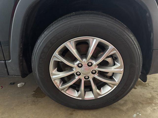2021 Jeep Cherokee Vehicle Photo in MEDINA, OH 44256-9631