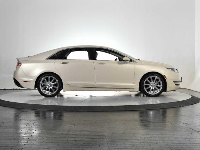 2016 Lincoln MKZ Vehicle Photo in DALLAS, TX 75235