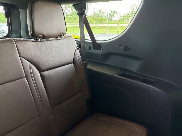 2025 Chevrolet Suburban Vehicle Photo in MANHATTAN, KS 66502-5036